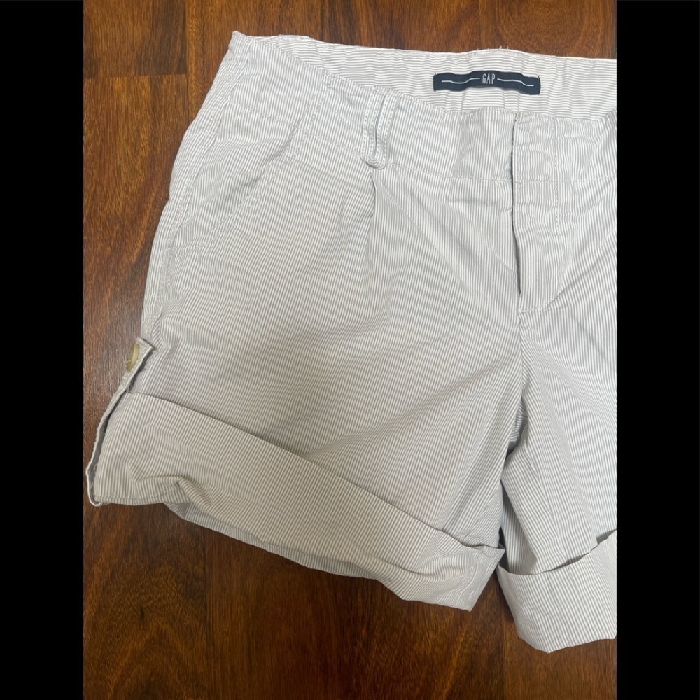 🩵 GAP Blue White Striped Cuffed Shorts Juniors Size 1 - Picture 3 of 8